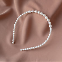 Load image into Gallery viewer, Modern lux hair jewelry GALIA Single Row Baroque Pearl Headband