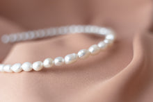 Load image into Gallery viewer, Modern lux hair jewelry GALIA Single Row Baroque Pearl Headband
