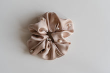 Load image into Gallery viewer, ONLY-REAL-SILK Scrunchie with pearls - Large
