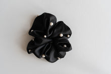 Load image into Gallery viewer, ONLY-REAL-SILK Scrunchie with pearls - Large
