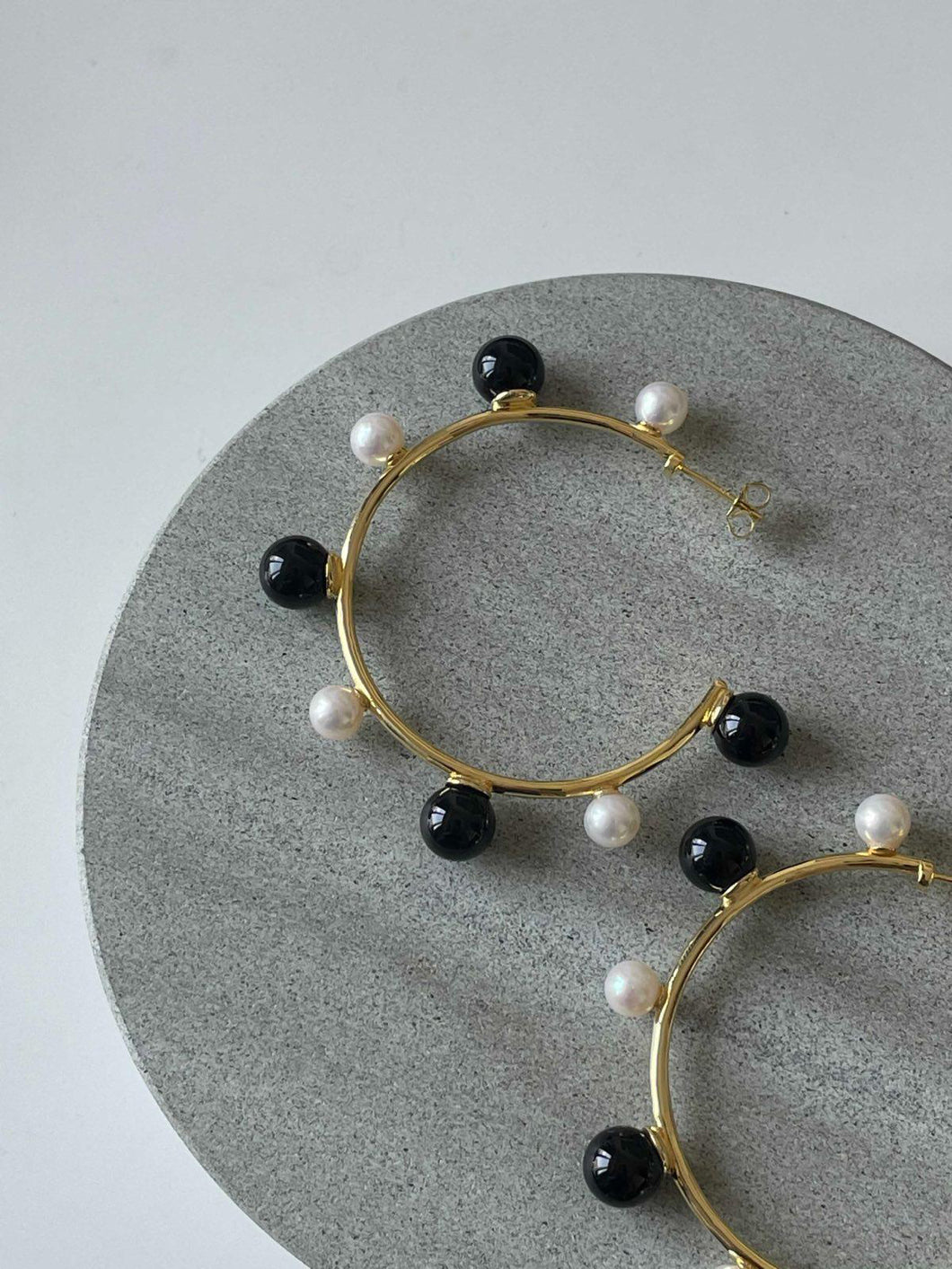 VICTORIA Hoop Earrings